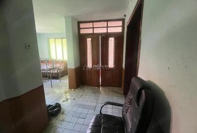 Casă cu 5 camere cu Teren 3040 Mp în Vălișoara - 9