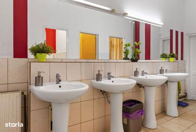 Casă cu 8 camere cu Canalizare în Central - 10