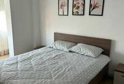 Inchiriere apartament 3 camere Re?i?a, zona lini?tita Etaj 1 - 5