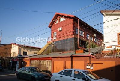 Casă individuală cu 12 camere cu Canalizare în Mihai Bravu