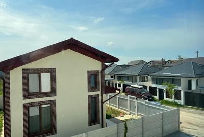 Casă cu 4 camere cu Teren 270 Mp în Est - 1