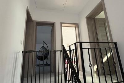 Casă cu 4 camere cu Teren 448 Mp în Bănești - 2
