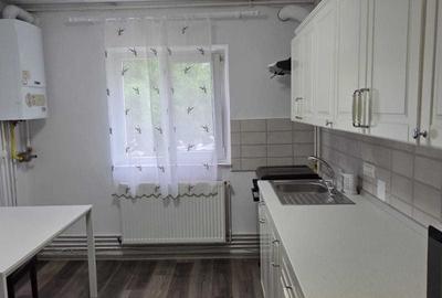 Apartament cu 3 camere decomandat în Spitalul Județean - 1