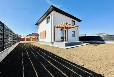 Casă individuală cu 4 camere cu Teren 330 Mp în Berceni - 2