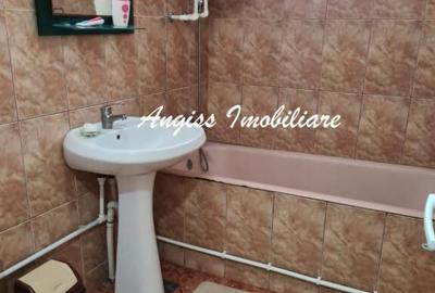 Apartament 3 camere cartier C5 etajul 4 - 5