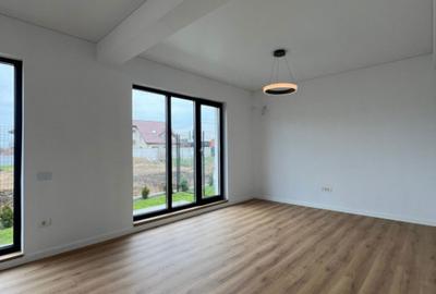Casă cu 5 camere cu Canalizare în Palazu Mare - 15