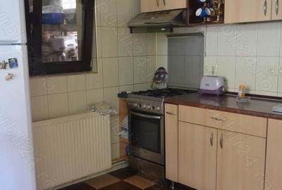 Vila de vacanta cu 7 camere situata in Busteni,semicentral. - 4