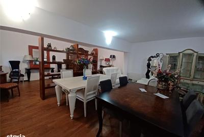 Casă cu 10 camere cu Teren 2000 Mp în Balotești - 2