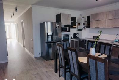 Casă cu 7 camere cu Teren 1025 Mp în Central - 3