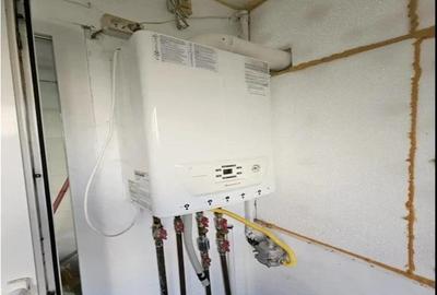 Decomandat la etajul 1 linga Shopping City - 2