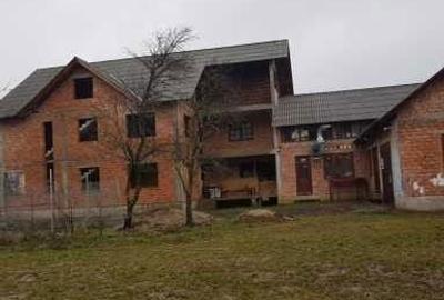 Casă cu 4 camere în Decebal - 1
