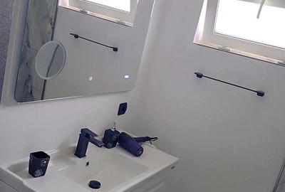 Camera regim hotelier cu jacuzzi in vila parcare privata. Se inchiriaza tot nivelul de jos 80m - 2