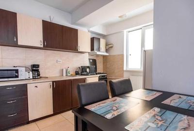 Apartament cu 3 camere decomandat, mobilat în Mamaia
