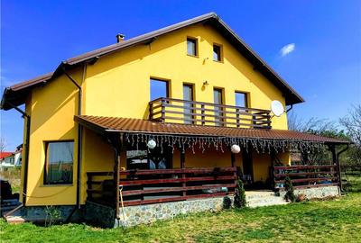 Casă cu 7 camere cu Teren 415 Mp în Găneasa - 2