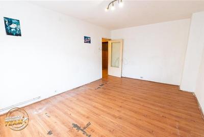 Apartament cu 3 camere decomandat în Lenin - 23