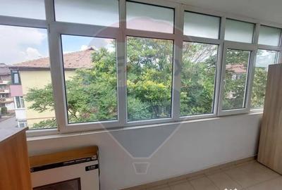 Apartament cu 2 camere decomandat în Central - 2