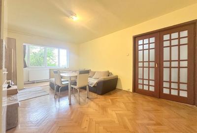 Apartament cu 3 camere decomandat, mobilat în Soarelui
