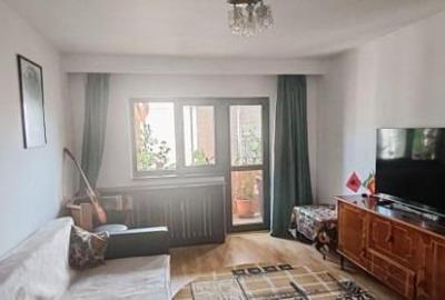 Apartament cu 3 camere decomandat în Tineretului
