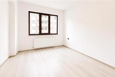 Apartament cu 3 camere decomandat în Tractorul - 3