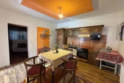 Vand casa cu 4 camere in Orastioara de Jos - 1