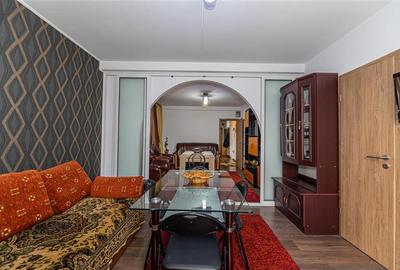 Apartament cu 3 camere decomandat, mobilat în Tractorul - 10