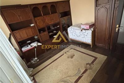 Casă cu 7 camere cu Teren 1100 Mp în Valea Borcutului - 10