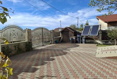 Casă cu 4 camere în Spătaru - 8