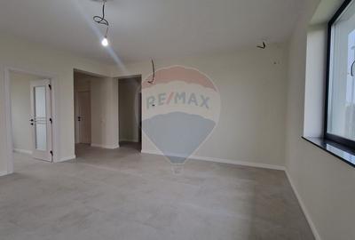 Casă cu 3 camere cu Teren 400 Mp în Crevedia - 15