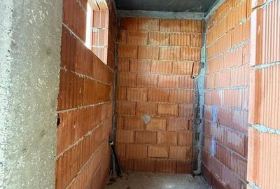 Duplex cu 4 camere cu Canalizare în Dumbrăvița - 12