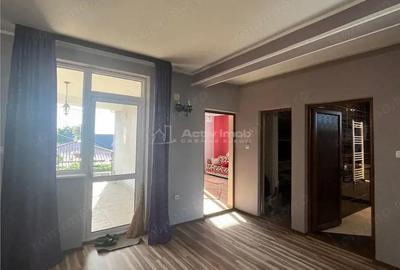 Casă cu Teren 2000 Mp în Central