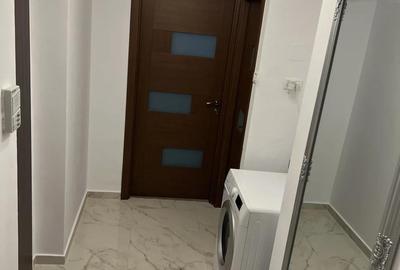 Apartament cu 3 camere semidecomandat în Central - 2