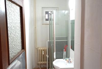 Apartament cu 2 camere semidecomandat în Casa de Cultură