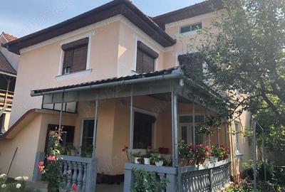 Casă cu 5 camere în Central - 6