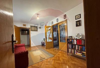 Casa / Vila cu 8 camere de vanzare in zona Industriil... - 2