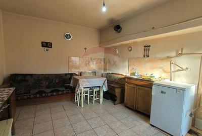 Casă cu 3 camere cu Teren 1418 Mp în Brateiu - 3