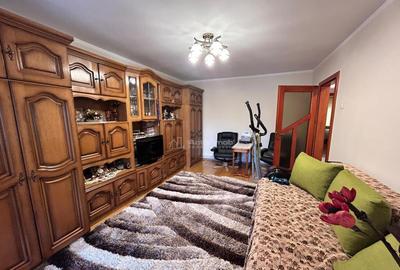 Apartament cu 3 camere decomandat în Luncă