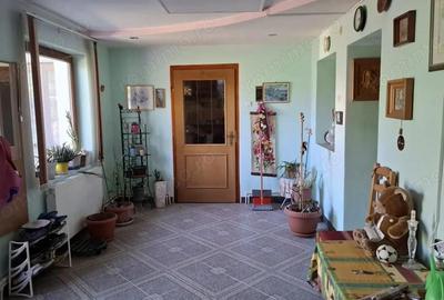 Casă cu 4 camere cu Teren 670 Mp în Central