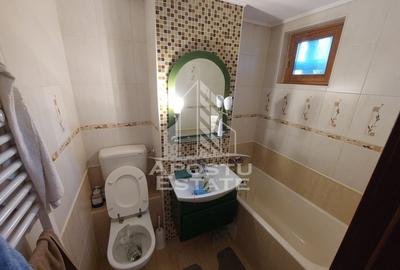 Apartament cu 2 camere, decomandat, etajul 1, centrala proprie,Sagului - 8