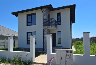 Casă individuală cu 4 camere cu Teren 350 Mp în Berceni