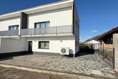 Casă cu 4 camere în Central - 1