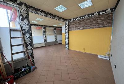 Spațiu comercial, de 50 mp, în Central - 7