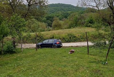 Teren de 1860 mp, în Valea Unghiului - 3