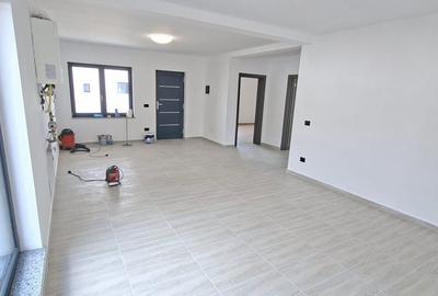 Casă cu 3 camere cu Teren 410 Mp în Șerbănești - 10