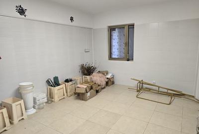 Spațiu comercial, de 65 mp, în 9 Mai - 15