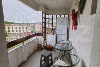Apartament de vanzare, cu 4 camere, decomandat, 96 mp, zona Centrala! - 1