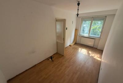Apartament spatios cu 4 camere, etaj 1 - decomandat, zona Sasar - 2