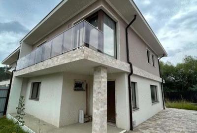 Casă cu 4 camere cu Teren 200 Mp în Luna - 2