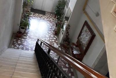 Unirii (Tribunal),2 camere etaj 5, spatios,vedere fata,intrare stradala Unirii (Tribunal),2 camere etaj 5, spatios,vedere fata,intrare stradala - 2