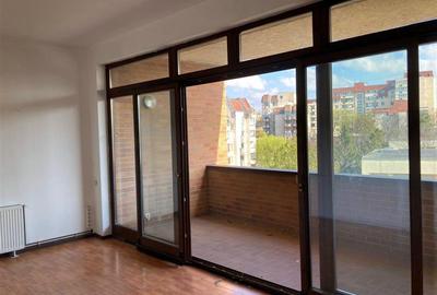 Birou, de 2,300 mp, în Central - 6