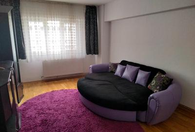Apartament cu 3 camere decomandat, mobilat în Ultracentral